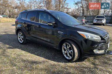 Позашляховик / Кросовер Ford Escape 2015 в 