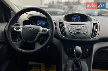 Позашляховик / Кросовер Ford Escape 2014 в 