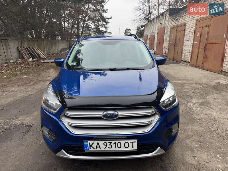 Внедорожник / Кроссовер Ford Escape 2018 в Вараше