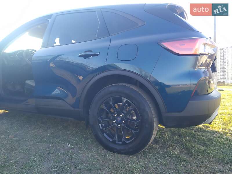 Внедорожник / Кроссовер Ford Escape 2020 в Одессе