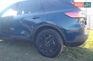 Внедорожник / Кроссовер Ford Escape 2020 в 