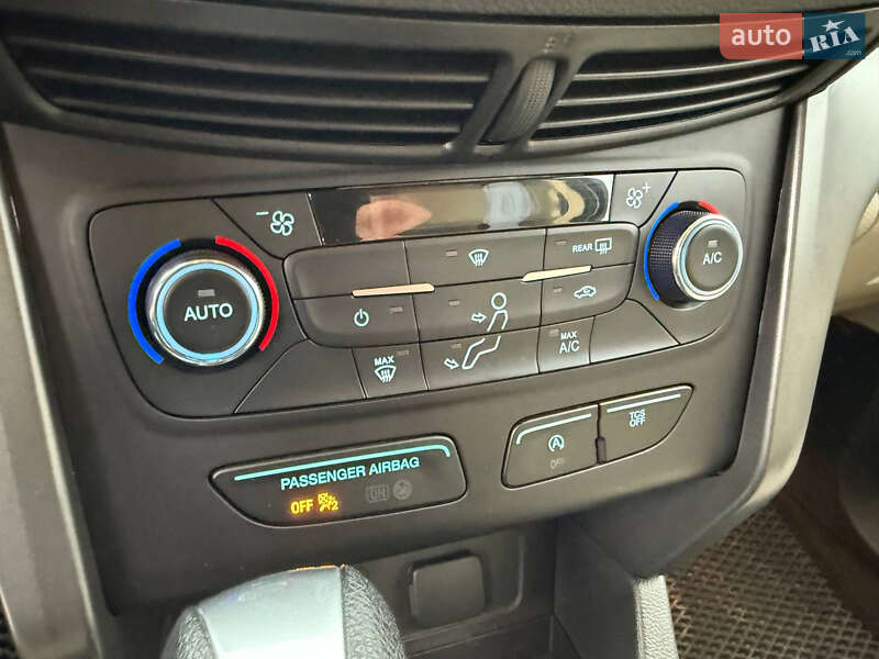 Внедорожник / Кроссовер Ford Escape 2016 в Коломые