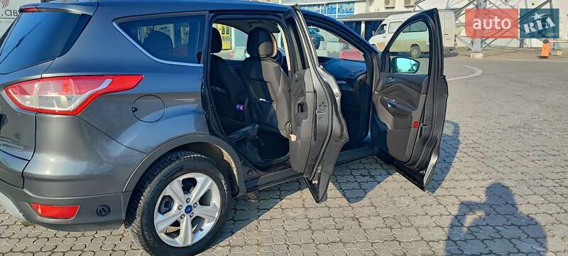 Позашляховик / Кросовер Ford Escape 2014 в Чернівцях