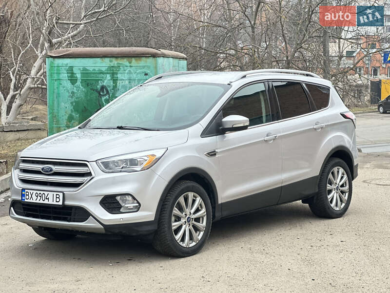 Внедорожник / Кроссовер Ford Escape 2018 в Хмельницком