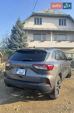 Внедорожник / Кроссовер Ford Escape 2021 в 