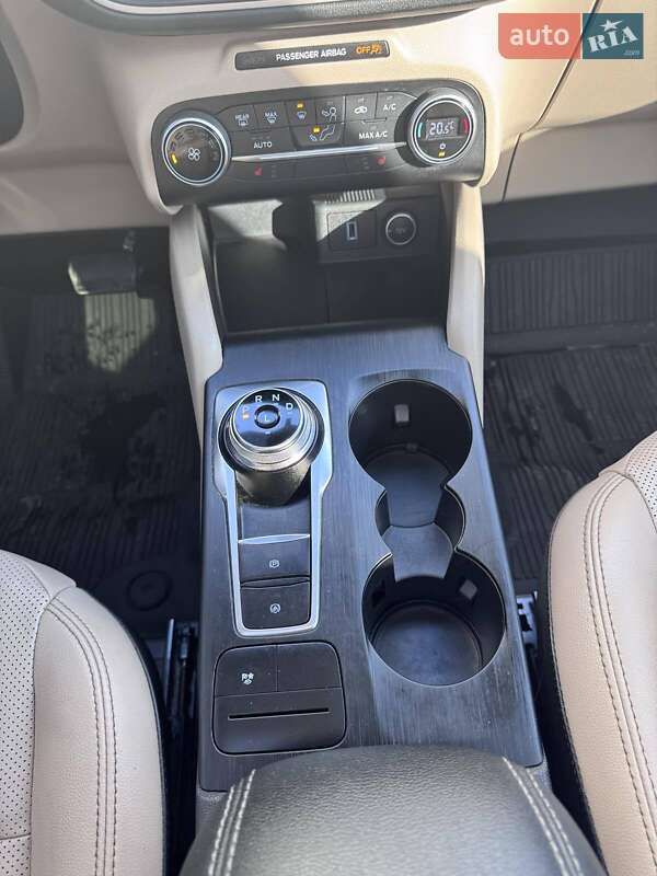 Внедорожник / Кроссовер Ford Escape 2019 в Киеве