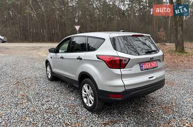 Внедорожник / Кроссовер Ford Escape 2019 в Дубно