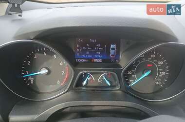 Внедорожник / Кроссовер Ford Escape 2017 в 