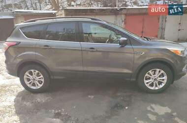 Внедорожник / Кроссовер Ford Escape 2017 в 