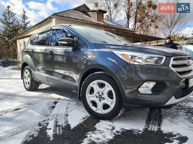 Внедорожник / Кроссовер Ford Escape 2017 в Мироновке