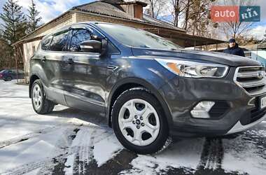 Позашляховик / Кросовер Ford Escape 2017 в 