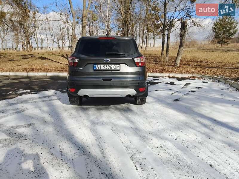 Внедорожник / Кроссовер Ford Escape 2017 в Мироновке