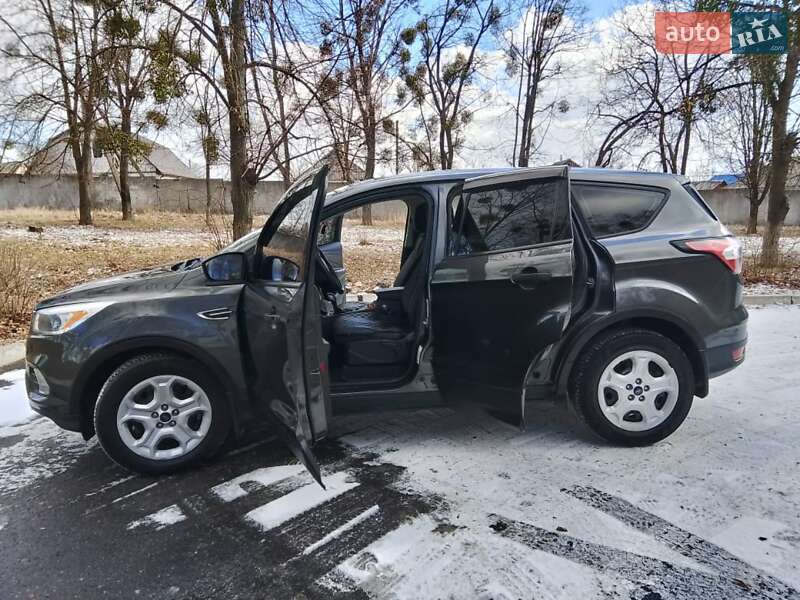 Внедорожник / Кроссовер Ford Escape 2017 в Мироновке