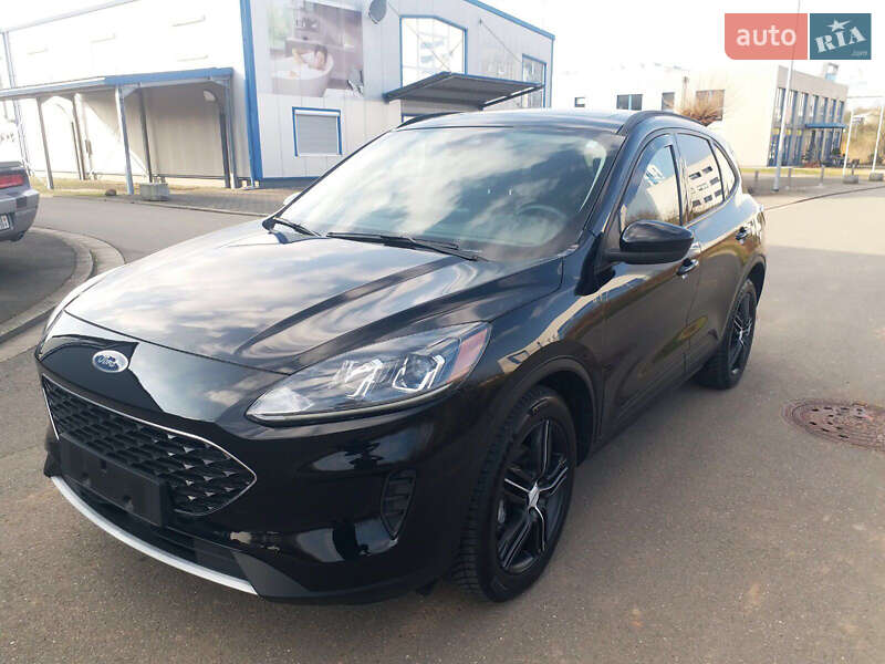 Внедорожник / Кроссовер Ford Escape 2020 в 