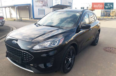 Внедорожник / Кроссовер Ford Escape 2020 в 