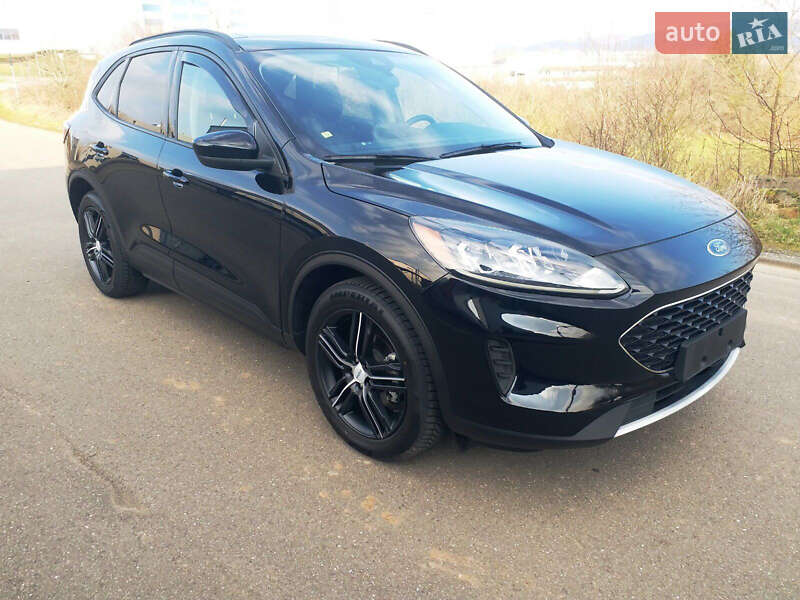 Внедорожник / Кроссовер Ford Escape 2020 в Киеве