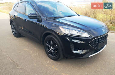 Внедорожник / Кроссовер Ford Escape 2020 в 