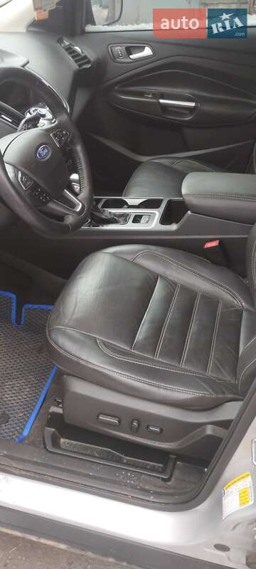 Внедорожник / Кроссовер Ford Escape 2018 в Лубнах