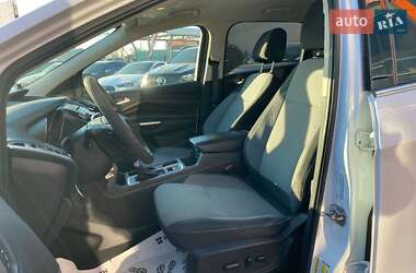 Внедорожник / Кроссовер Ford Escape 2016 в 