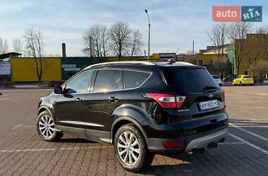 Внедорожник / Кроссовер Ford Escape 2018 в 