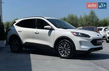Позашляховик / Кросовер Ford Escape 2020 в 