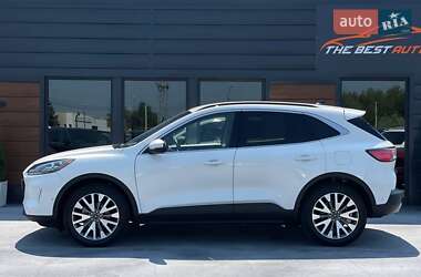Позашляховик / Кросовер Ford Escape 2020 в 
