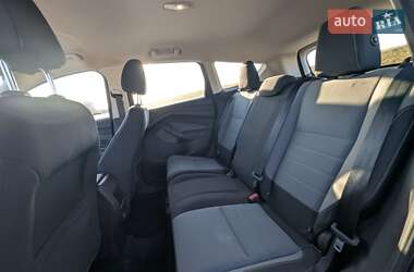 Внедорожник / Кроссовер Ford Escape 2017 в 