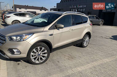 Внедорожник / Кроссовер Ford Escape 2016 в 