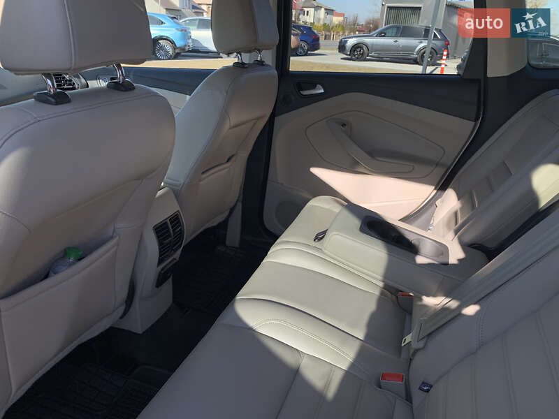 Внедорожник / Кроссовер Ford Escape 2016 в Ивано-Франковске