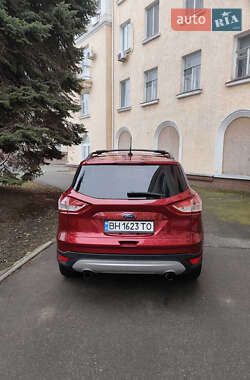 Позашляховик / Кросовер Ford Escape 2013 в 