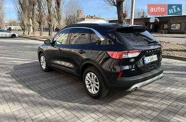 Внедорожник / Кроссовер Ford Escape 2019 в 