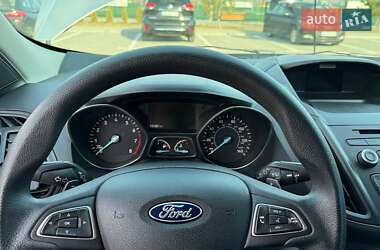 Внедорожник / Кроссовер Ford Escape 2016 в 
