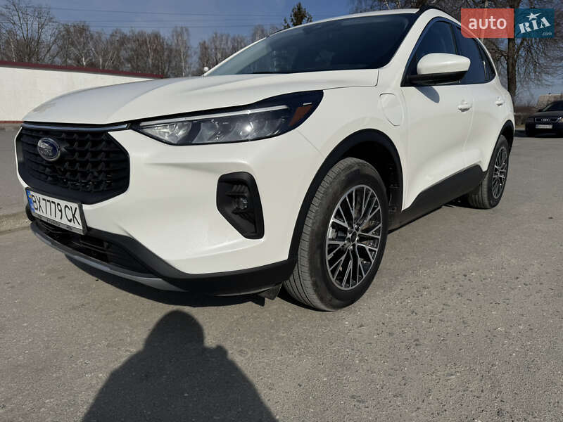 Внедорожник / Кроссовер Ford Escape 2023 в Полонном
