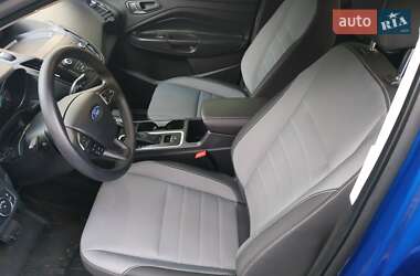 Позашляховик / Кросовер Ford Escape 2019 в 