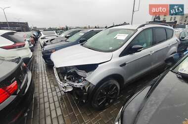 Внедорожник / Кроссовер Ford Escape 2017 в Львове