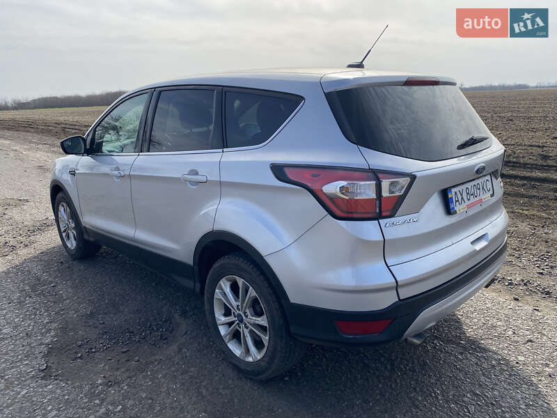 Позашляховик / Кросовер Ford Escape 2017 в Межовій