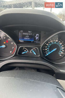 Позашляховик / Кросовер Ford Escape 2012 в 