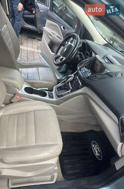 Позашляховик / Кросовер Ford Escape 2012 в 