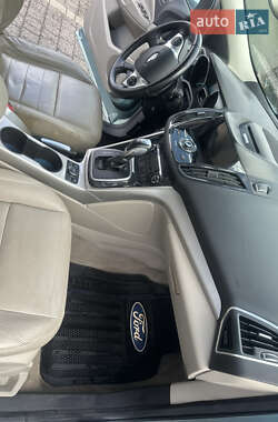 Позашляховик / Кросовер Ford Escape 2012 в 