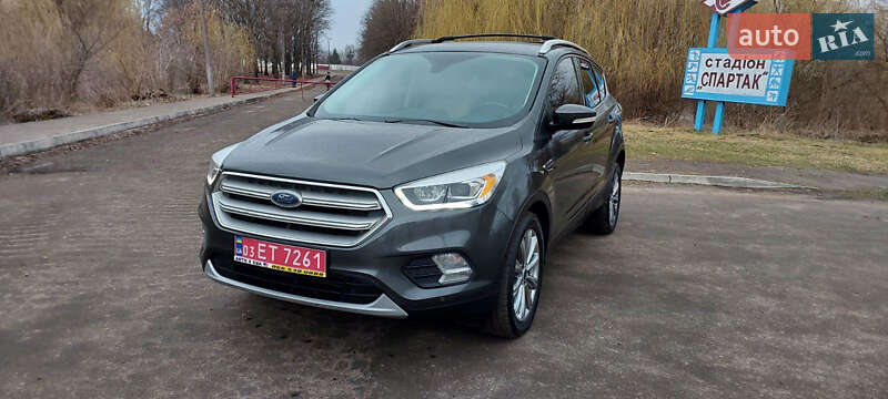 Внедорожник / Кроссовер Ford Escape 2018 в 