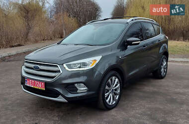 Внедорожник / Кроссовер Ford Escape 2018 в 