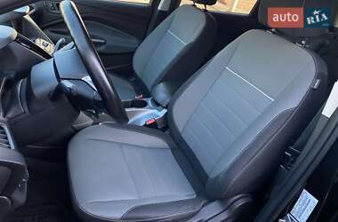 Внедорожник / Кроссовер Ford Escape 2012 в 