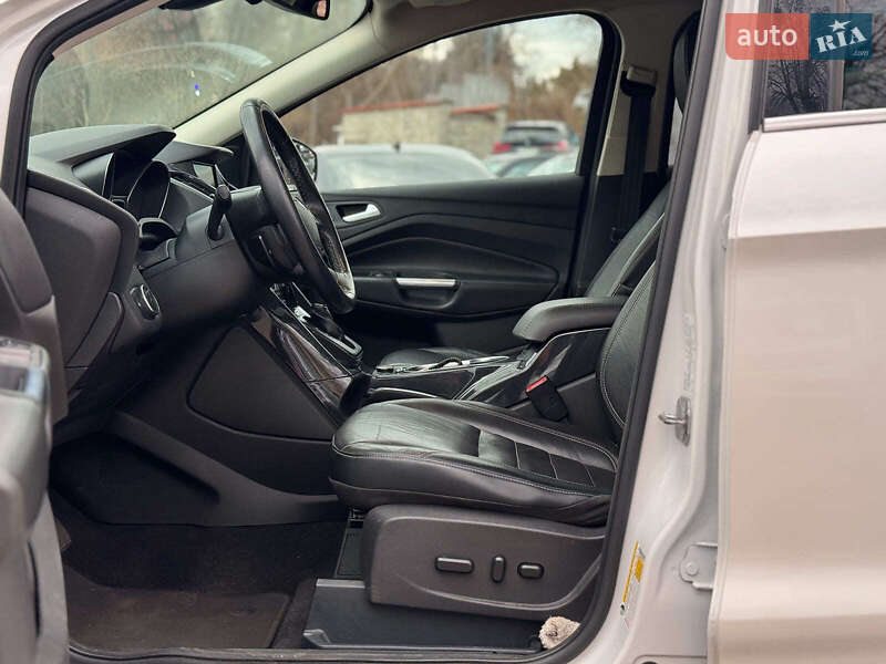 Внедорожник / Кроссовер Ford Escape 2015 в Виннице