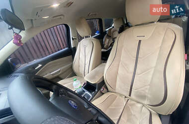 Внедорожник / Кроссовер Ford Escape 2018 в 