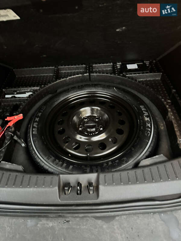 Позашляховик / Кросовер Ford Escape 2017 в Виноградові