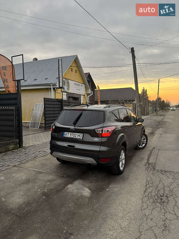 Позашляховик / Кросовер Ford Escape 2017 в Виноградові