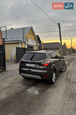 Внедорожник / Кроссовер Ford Escape 2017 в 