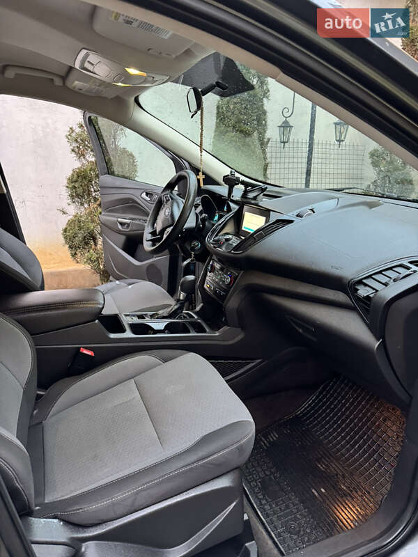 Позашляховик / Кросовер Ford Escape 2017 в Виноградові