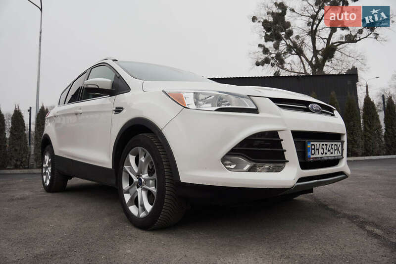Внедорожник / Кроссовер Ford Escape 2015 в Каменец-Подольском