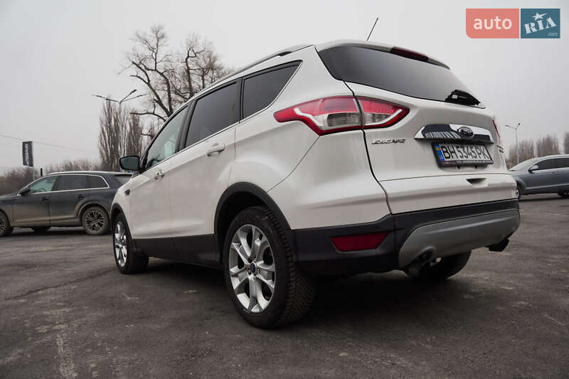 Внедорожник / Кроссовер Ford Escape 2015 в Каменец-Подольском